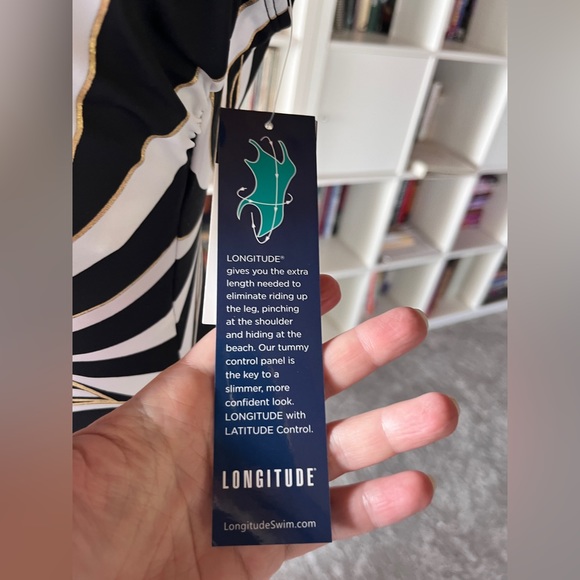 Longitude one piece size 8 - Picture 3 of 5